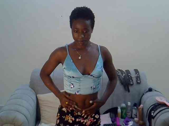 Divaslutty webcam