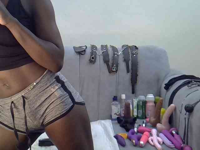 Divaslutty webcam