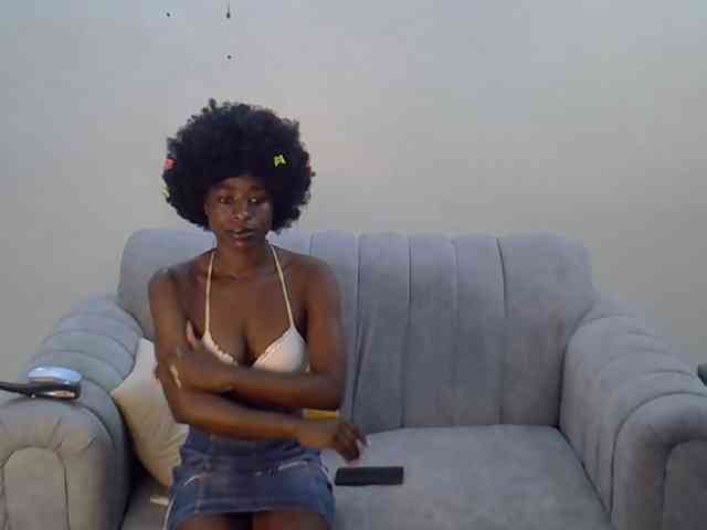 Divaslutty webcam