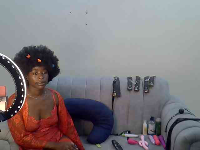 Divaslutty webcam