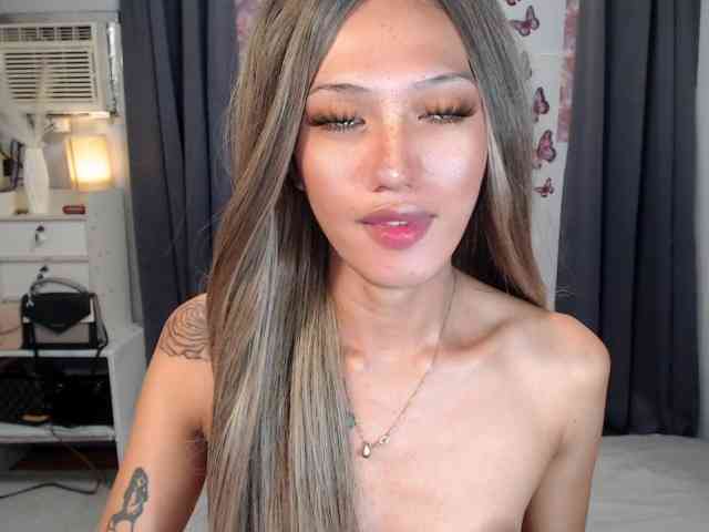 sugarhollyxx