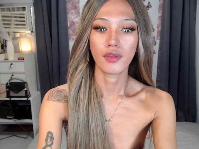 sugarhollyxx