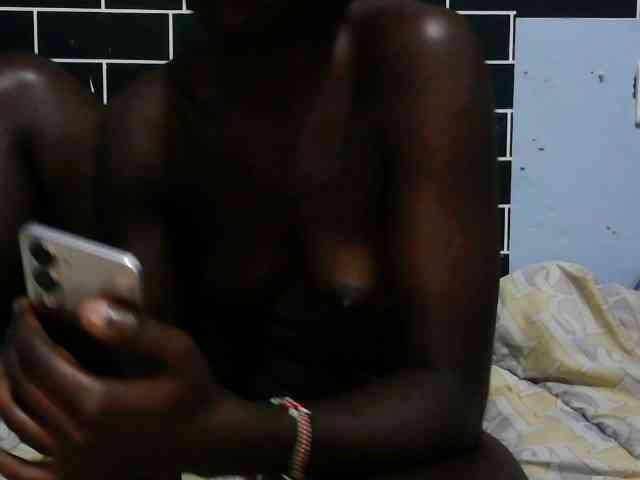 bigebonyboobs webcam