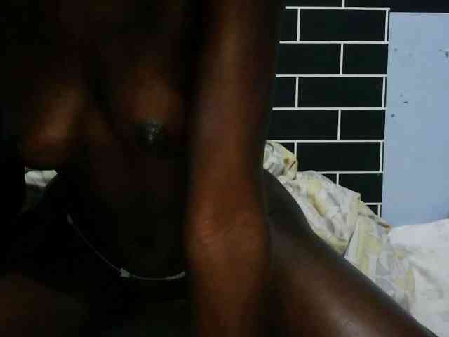 bigebonyboobs webcam