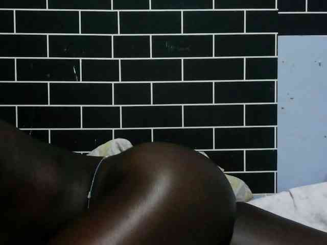 bigebonyboobs webcam