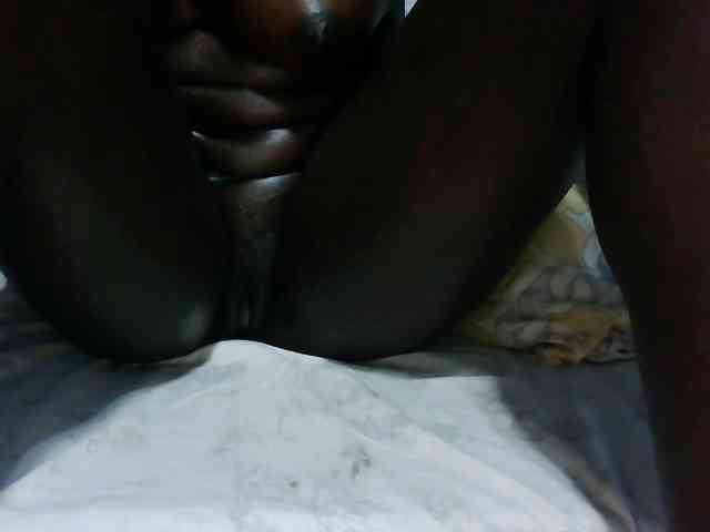 bigebonyboobs webcam
