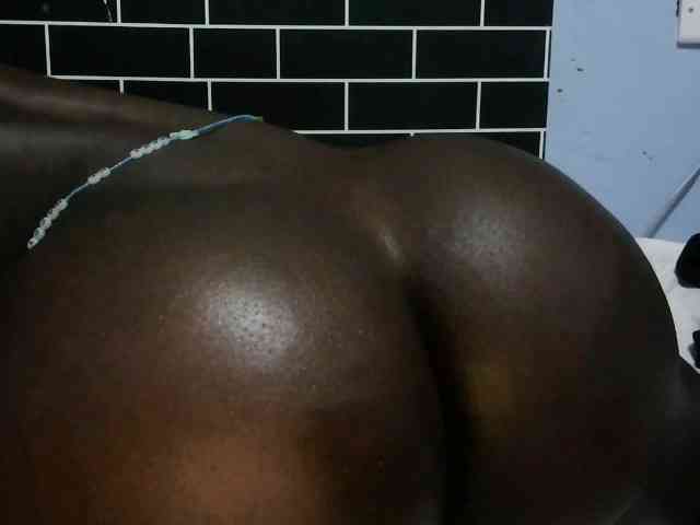 bigebonyboobs webcam