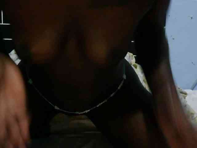 bigebonyboobs webcam