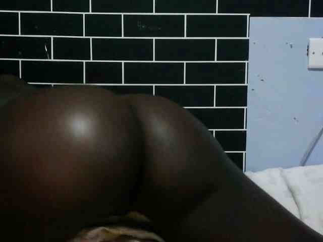 bigebonyboobs webcam