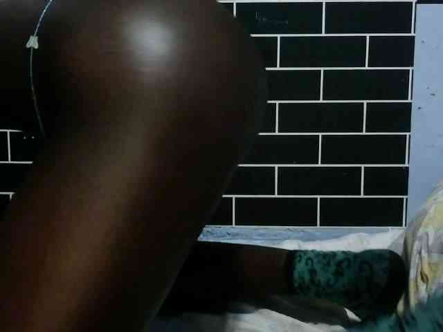 bigebonyboobs webcam