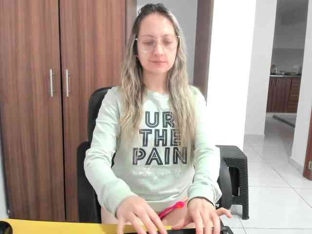 Adelejohnsonn webcam