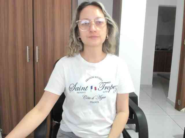 Adelejohnsonn webcam