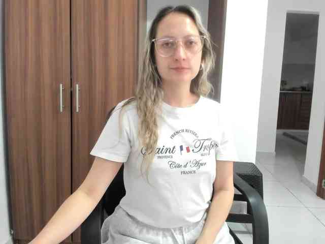 Adelejohnsonn webcam