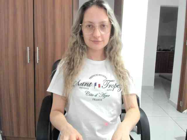 Adelejohnsonn webcam