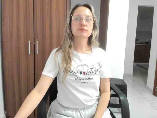 Adelejohnsonn webcam