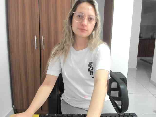 Adelejohnsonn webcam