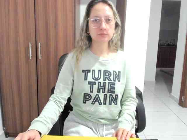 Adelejohnsonn webcam