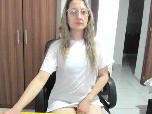 Adelejohnsonn webcam