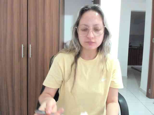 Adelejohnsonn webcam