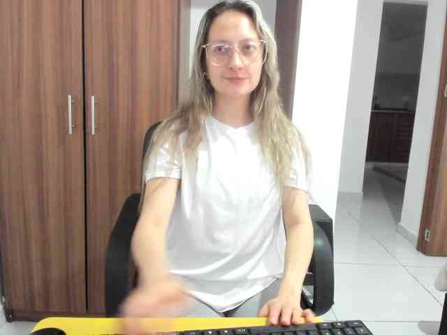 Adelejohnsonn webcam