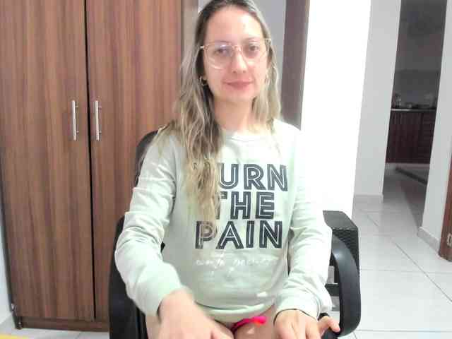 Adelejohnsonn webcam