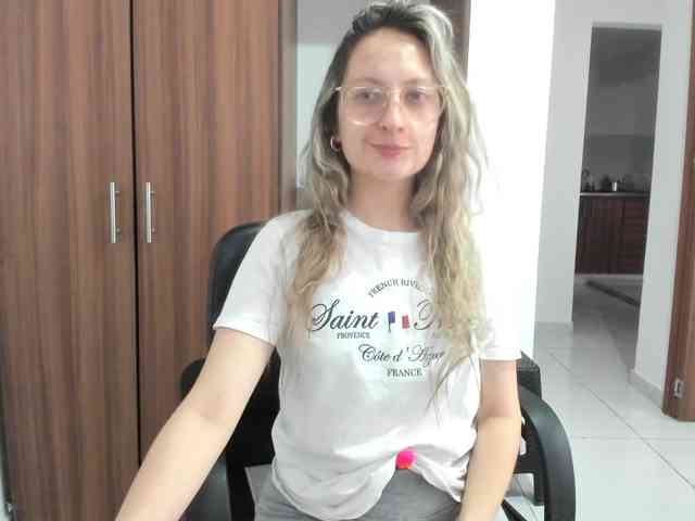 Adelejohnsonn webcam
