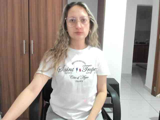 Adelejohnsonn webcam