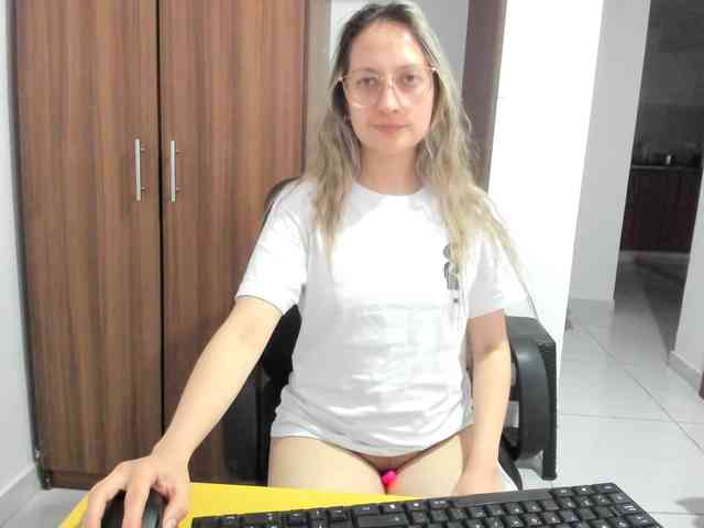 cam sex Adelejohnsonn
