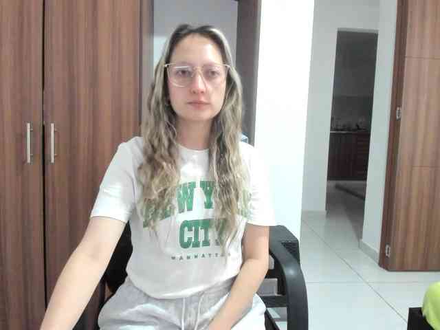 Adelejohnsonn webcam