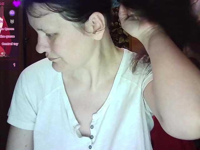 Flowerlily's BongaCams show and profile