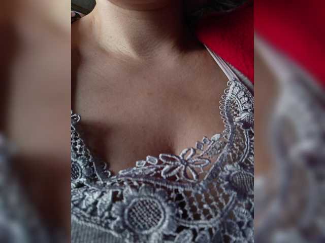 Flowerlily's BongaCams show and profile