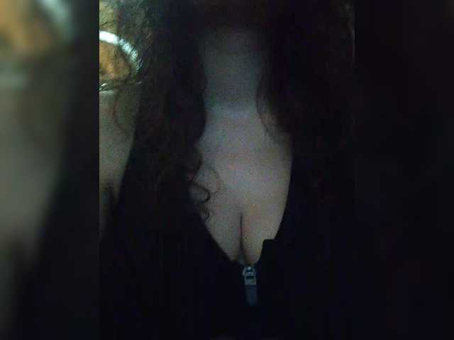 Flowerlily's BongaCams show and profile