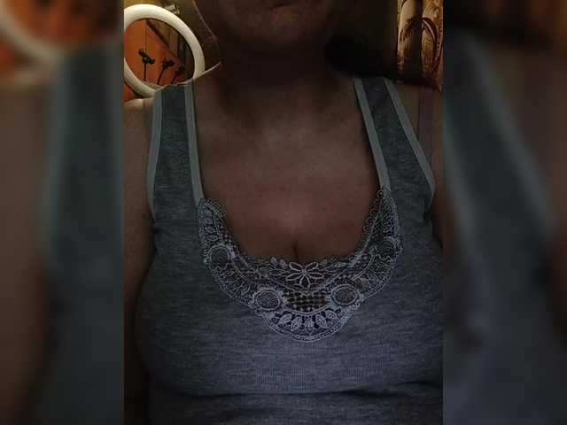 Flowerlily's BongaCams show and profile