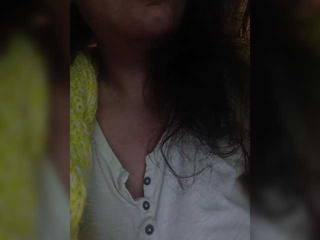 Flowerlily's BongaCams show and profile