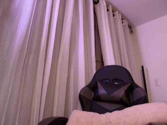 NinaMichelle webcam