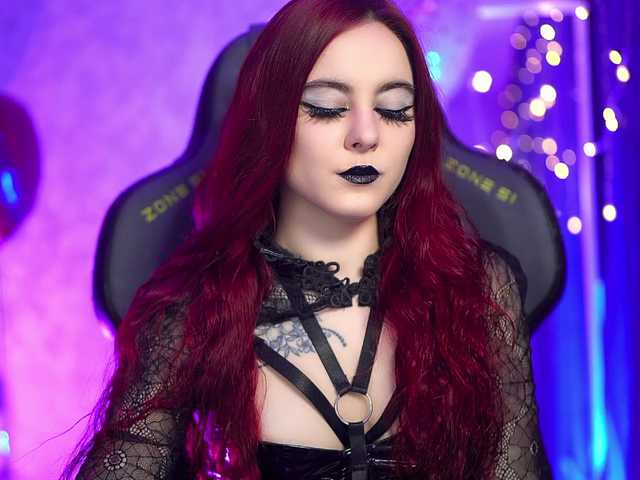 Nellene's BongaCams show and profile