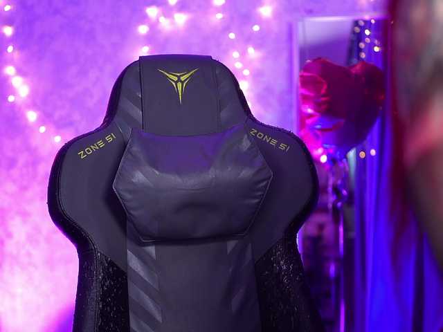 Nellene's BongaCams show and profile