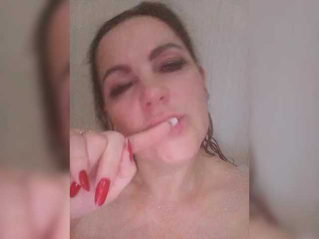 miss-kiss-kiss's BongaCams show and profile