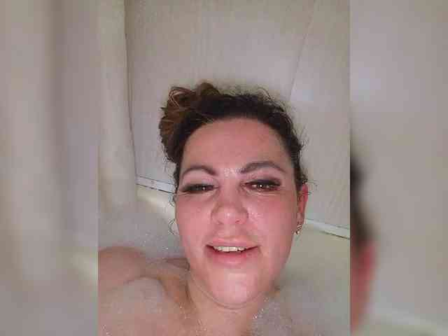 Miss_Kiss_Kiss webcam