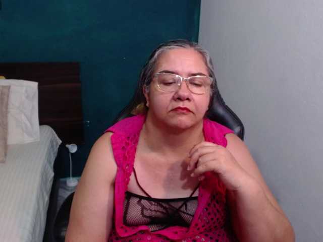 scarlett-dubois's BongaCams show and profile