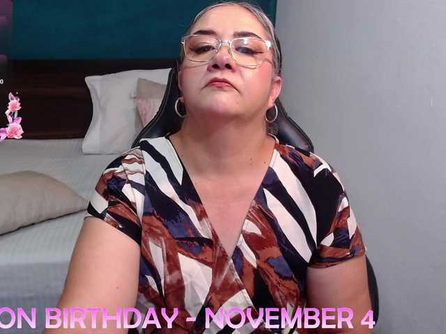 Preview of scarlett-dubois