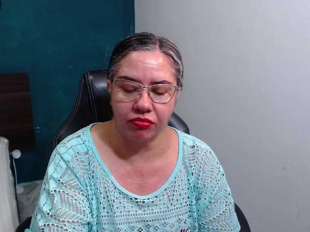 scarlett-dubois's BongaCams show and profile