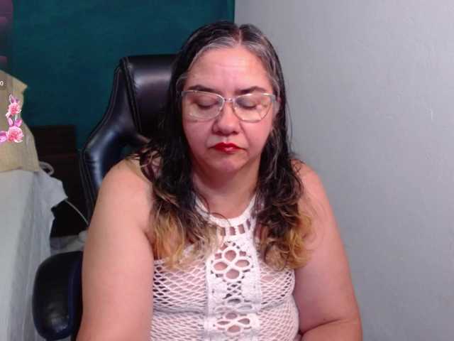 scarlett-dubois's BongaCams show and profile