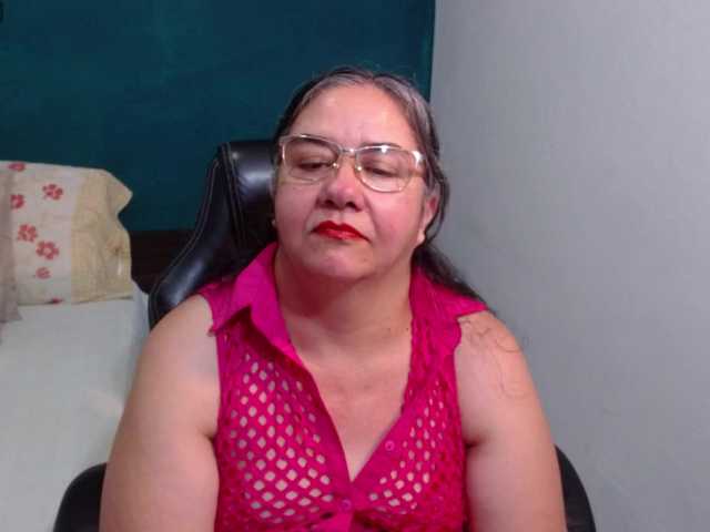 scarlett-dubois's BongaCams show and profile