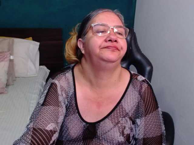 scarlett-dubois's BongaCams show and profile