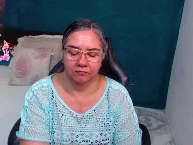 scarlett-dubois's BongaCams show and profile