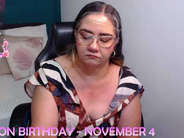 Preview of scarlett-dubois