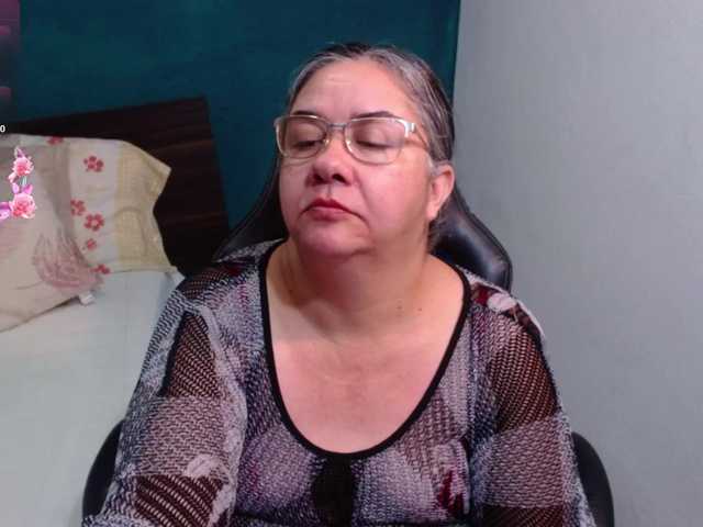 scarlett-dubois's BongaCams show and profile