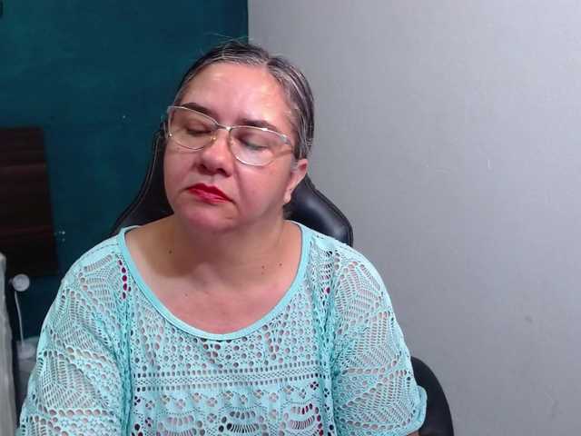 scarlett-dubois's BongaCams show and profile