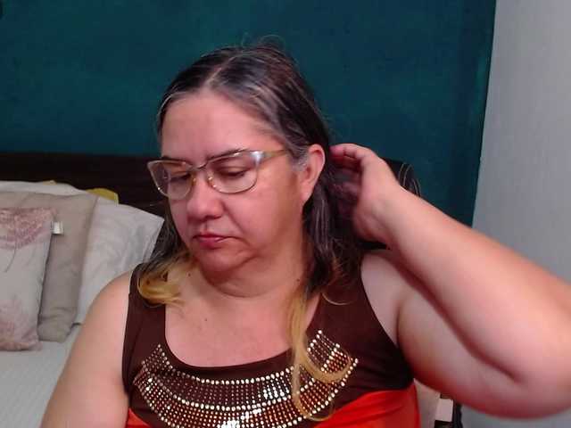 scarlett-dubois's BongaCams show and profile